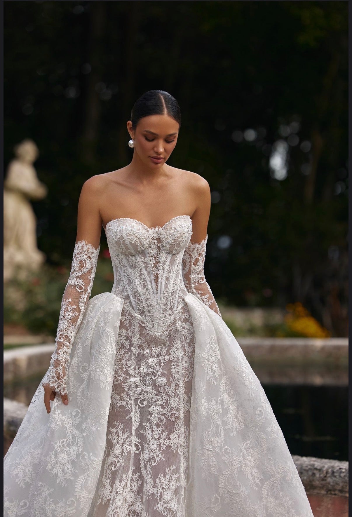 Oksana Mukha “Bela” Wedding Dress – Size 46 with Detachable Overskirt