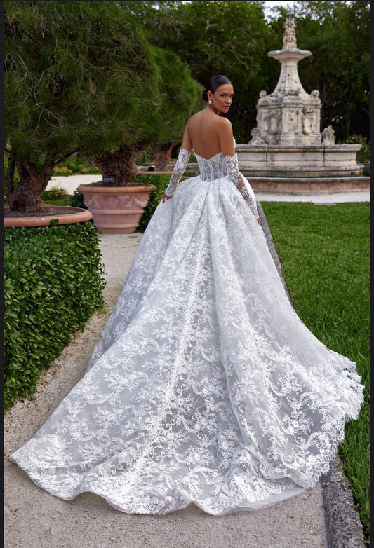 Oksana Mukha “Bela” Wedding Dress – Size 46 with Detachable Overskirt